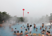 泡溫泉要準備什么？泡溫泉要自帶拖鞋嗎？