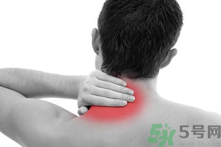 右側(cè)脖子疼是怎么回事？脖子疼怎么緩解？