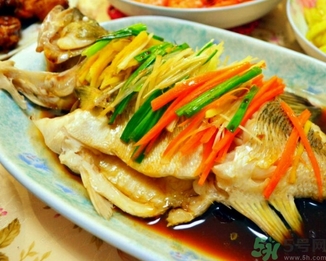 鱸魚的熱量是多少？清蒸鱸魚的熱量是多少？