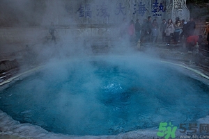泡溫泉什么季節(jié)最好？泡溫泉的最佳時(shí)間長(zhǎng)度