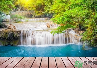泡溫泉可以戴隱形眼鏡嗎？泡溫泉帶隱形眼鏡可以嗎？