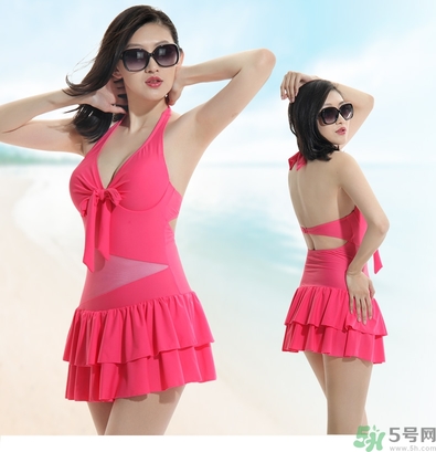 泡溫泉穿什么衣服？泡溫泉穿什么樣的泳衣？