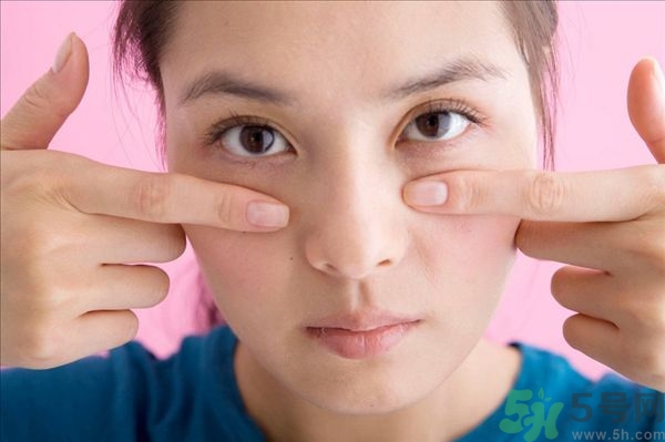 天生腫眼泡怎么消除？天生腫眼泡怎么辦？