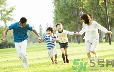 父親對(duì)孩子的影響有多大？父親對(duì)孩子的陪伴重要嗎？
