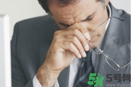 眼睛干澀看東西模糊怎么回事？眼睛干澀看東西模糊怎么辦？