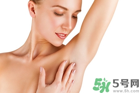 女人腋下不長(zhǎng)毛怎么回事？女人腋下不長(zhǎng)毛怎么辦？