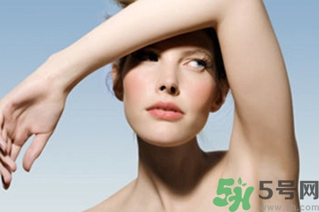 女人腋下不長(zhǎng)毛怎么回事？女人腋下不長(zhǎng)毛怎么辦？