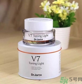 素顏霜和氣墊哪個好？素顏霜和氣墊bb哪個好？