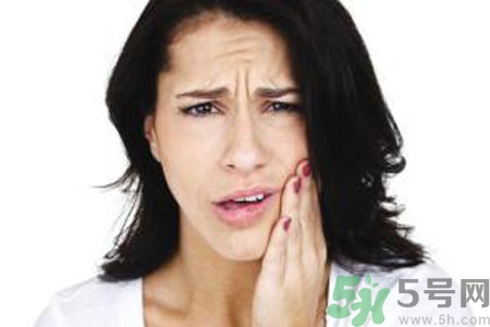 懷孕口腔潰瘍怎么回事？懷孕口腔潰瘍怎么辦？