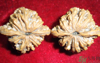 核桃發(fā)霉能吃嗎？發(fā)霉的核桃能吃嗎？