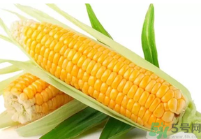 玉米沒(méi)煮熟能吃嗎？沒(méi)煮熟的玉米能吃嗎？