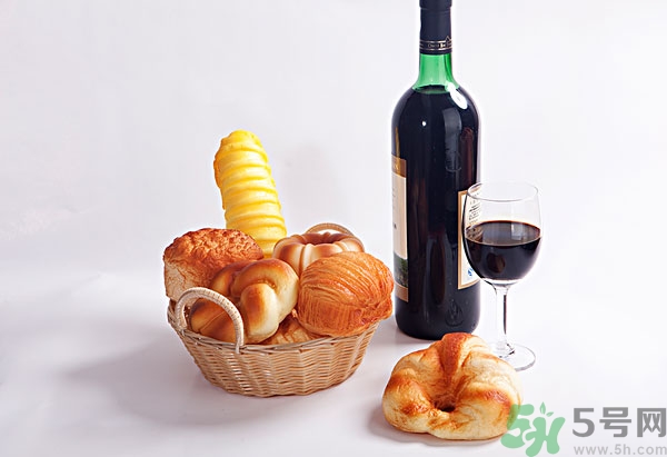 葡萄酒不能和什么一起吃？葡萄酒和什么食物相克？