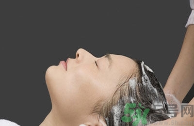洗頭發(fā)掉頭發(fā)怎么辦？洗頭發(fā)大量脫發(fā)怎么辦？