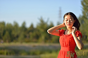 頭發(fā)枯黃稀少怎么辦？頭發(fā)又黃又少怎么辦？