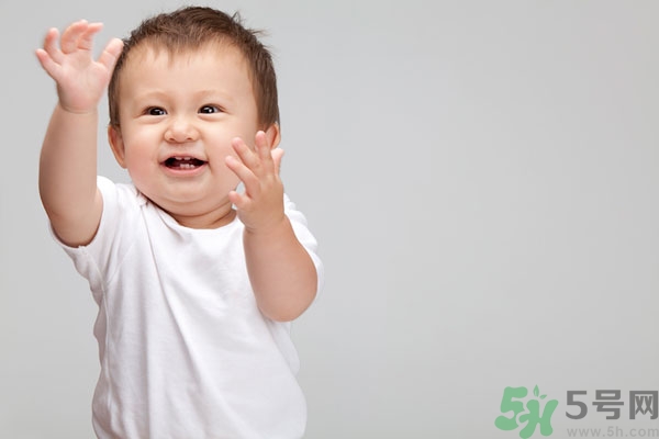 寶寶掉頭發(fā)是什么原因？寶寶掉頭發(fā)是怎么回事？