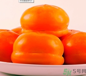 吃柿子后多久可以吃螃蟹？吃柿子后吃螃蟹會(huì)怎樣？