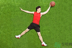 打籃球腿抽筋怎么辦？打籃球小腿抽筋怎么辦？