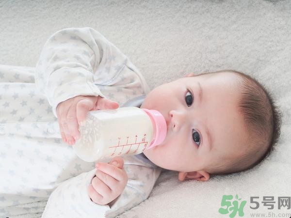 斷奶期間奶漲怎么辦？什么時候斷奶最合適？
