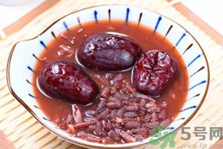 寒露手腳冰涼喝什么好？手腳發(fā)涼喝三紅湯有什么好處？