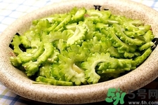 新鮮苦瓜片和干苦瓜片泡水哪個(gè)好？苦瓜片泡水喝的功效