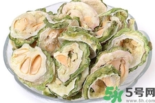 新鮮苦瓜片和干苦瓜片泡水哪個(gè)好？苦瓜片泡水喝的功效