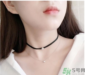 choker項鏈怎么搭配衣服？choker蕾絲項鏈搭配