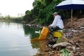 秋天釣魚怎么選釣位置？秋天釣魚怎么選釣位？
