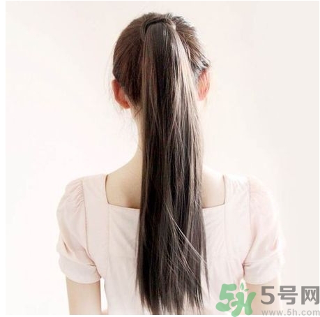 冬天頭發(fā)炸毛怎么辦？冬天頭發(fā)怎么樣減少靜電？