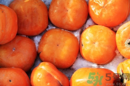 凍柿子一天吃幾個(gè)合適？經(jīng)常吃凍柿子對(duì)身體有什么影響？