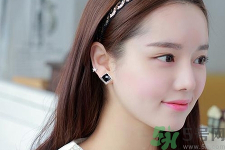 去醫(yī)院打耳洞掛什么科？去醫(yī)院打激光耳洞多少錢？