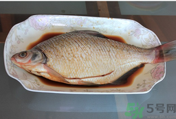 鯽魚死了還能吃嗎？死鯽魚能吃嗎？