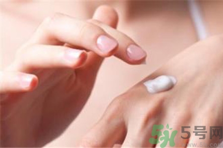 手上凍瘡癢怎么辦？腳生凍瘡很癢怎么辦？