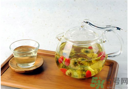 菊花茶可以天天喝嗎？菊花茶喝多了會(huì)怎么樣？