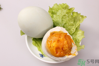 鴨蛋不能和什么一起吃？鴨蛋不能與什么食物同食？