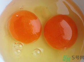 雞蛋黃發(fā)紅是怎么回事？雞蛋黃發(fā)紅可以吃嗎？