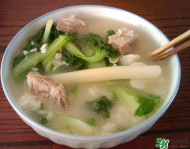 燉排骨什么時(shí)候放鹽最好？燉排骨放什么調(diào)料？