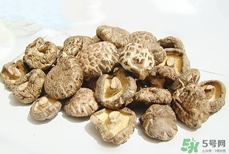 干香菇發(fā)霉了還能吃嗎？干香菇發(fā)霉怎么處理？