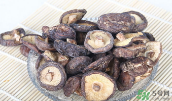 干香菇發(fā)霉了還能吃嗎？干香菇發(fā)霉怎么處理？