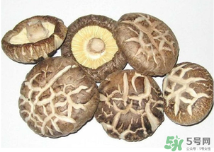 干香菇發(fā)霉了還能吃嗎？干香菇發(fā)霉怎么處理？