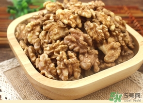 吃核桃會(huì)便秘嗎？核桃吃多少不容易便秘？