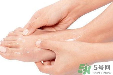 腳趾經(jīng)常抽筋是缺鈣嗎？腳趾抽筋是什么原因？