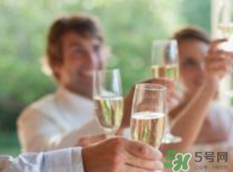 帶牙套能喝酒嗎？帶牙套可不可以喝酒？