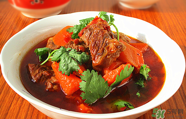 牛肉可以和胡蘿卜一起吃嗎？牛肉和胡蘿卜能一起吃嗎？
