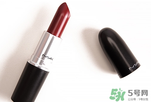 復(fù)古紅口紅是什么顏色？復(fù)古紅口紅試色