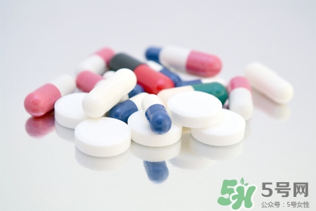 安眠藥和酒一起吃會(huì)死嗎？安眠藥和酒一起吃會(huì)中毒嗎？