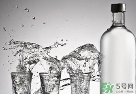 一喝白酒就胃疼怎么回事？一喝白酒就胃疼怎么辦？