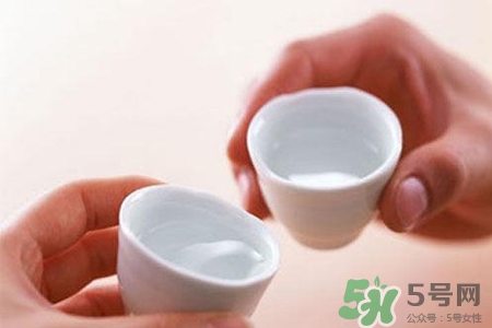 喝白酒能解牙痛嗎？牙痛能喝白酒嗎？