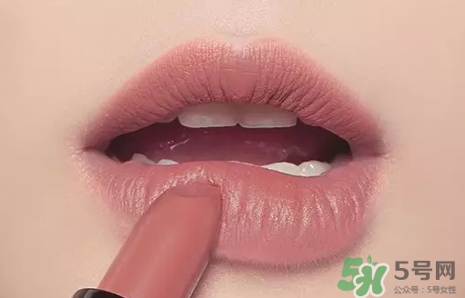 吃土色口紅適合什么膚色？吃土色口紅妝容
