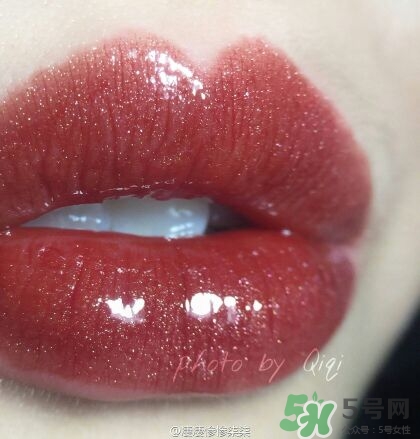 露華濃唇釉055價位 露華濃055多少錢？