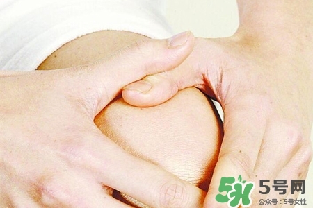 天冷膝蓋疼能在膝蓋處拔罐嗎？緩解膝蓋疼的6個小妙招